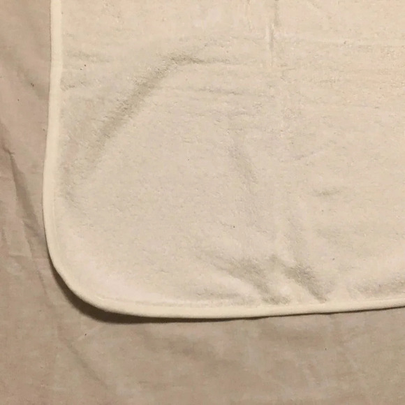 Royal Doulton Bunnykins Baby  Hooded Towel - Picture 13 of 16